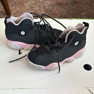 Kids Jordan Jumpman 2 Basketball sneakers